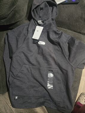 Nike Men’s Charcoal Gray Pullover Hoodie